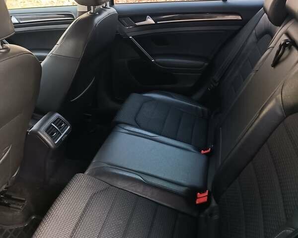 Серый Фольксваген Гольф, объемом двигателя 2 л и пробегом 315 тыс. км за 10700 $, фото 7 на Automoto.ua