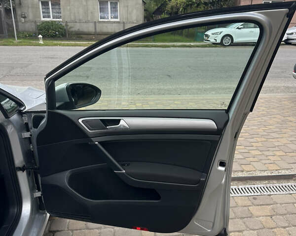 Сірий Фольксваген Гольф, об'ємом двигуна 1.6 л та пробігом 280 тис. км за 10200 $, фото 24 на Automoto.ua