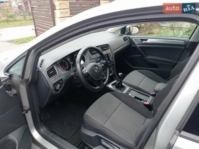 Серый Фольксваген Гольф, объемом двигателя 1.6 л и пробегом 247 тыс. км за 9400 $, фото 23 на Automoto.ua