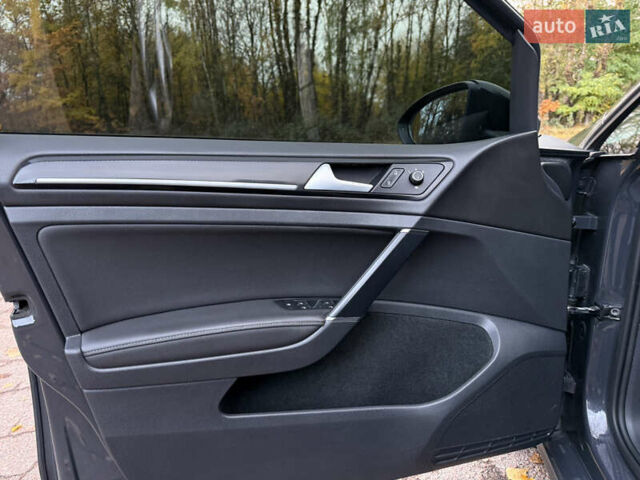 Серый Фольксваген Гольф, объемом двигателя 2 л и пробегом 289 тыс. км за 12350 $, фото 24 на Automoto.ua