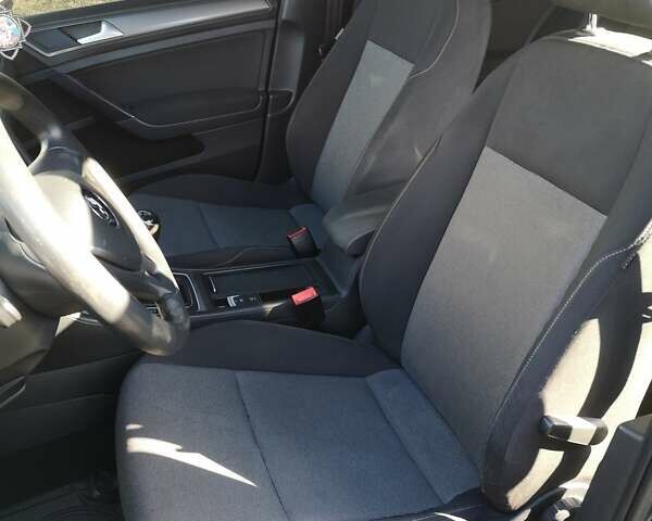 Серый Фольксваген Гольф, объемом двигателя 1.6 л и пробегом 290 тыс. км за 10000 $, фото 6 на Automoto.ua