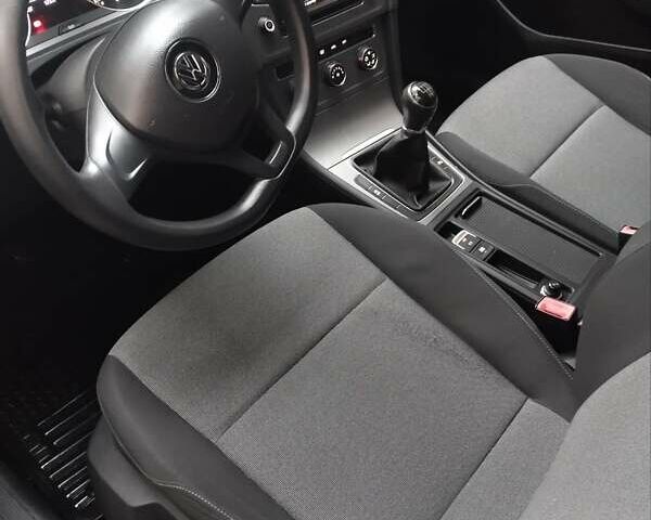 Серый Фольксваген Гольф, объемом двигателя 1.6 л и пробегом 220 тыс. км за 9000 $, фото 6 на Automoto.ua