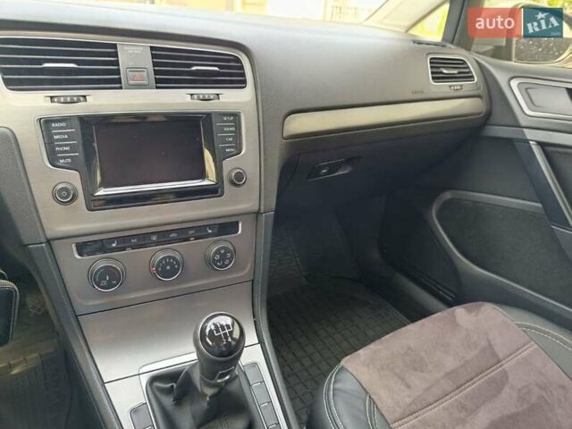 Серый Фольксваген Гольф, объемом двигателя 1.6 л и пробегом 262 тыс. км за 11000 $, фото 19 на Automoto.ua