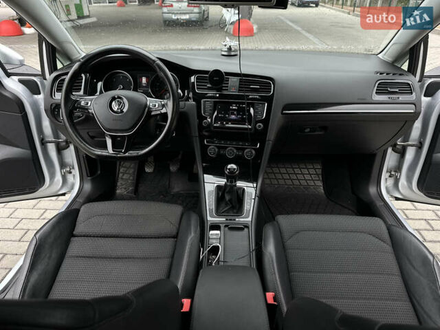 Серый Фольксваген Гольф, объемом двигателя 1.6 л и пробегом 300 тыс. км за 11800 $, фото 14 на Automoto.ua