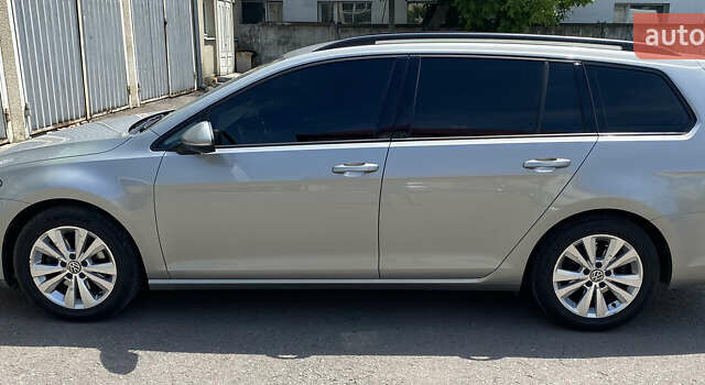 Серый Фольксваген Гольф, объемом двигателя 1.6 л и пробегом 261 тыс. км за 10500 $, фото 7 на Automoto.ua