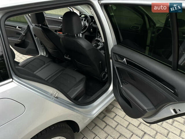 Серый Фольксваген Гольф, объемом двигателя 1.6 л и пробегом 300 тыс. км за 11800 $, фото 15 на Automoto.ua