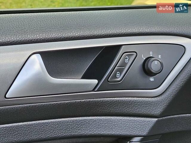 Серый Фольксваген Гольф, объемом двигателя 1.6 л и пробегом 262 тыс. км за 8800 $, фото 49 на Automoto.ua