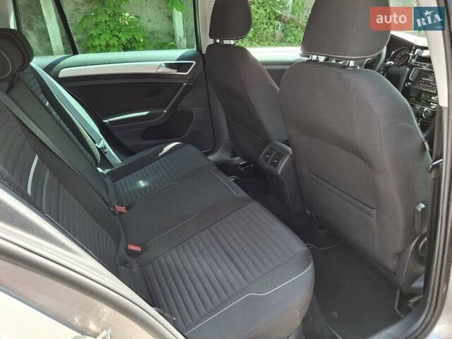 Серый Фольксваген Гольф, объемом двигателя 1.6 л и пробегом 250 тыс. км за 10600 $, фото 10 на Automoto.ua