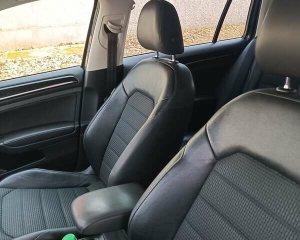 Серый Фольксваген Гольф, объемом двигателя 2 л и пробегом 315 тыс. км за 10700 $, фото 3 на Automoto.ua