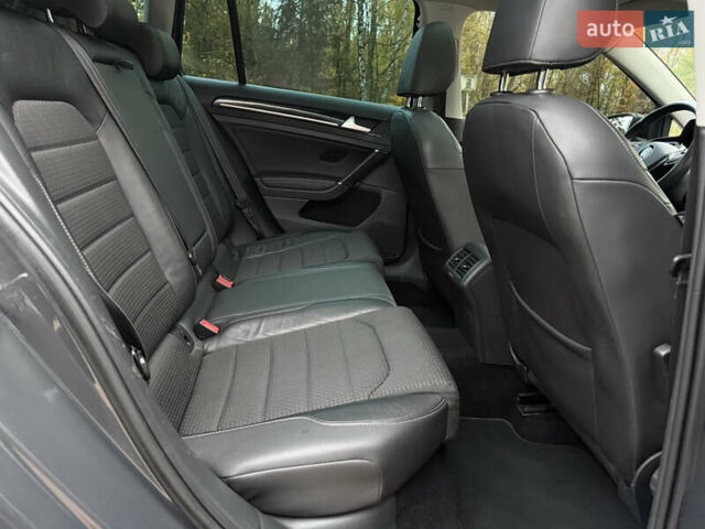 Серый Фольксваген Гольф, объемом двигателя 2 л и пробегом 289 тыс. км за 12350 $, фото 52 на Automoto.ua