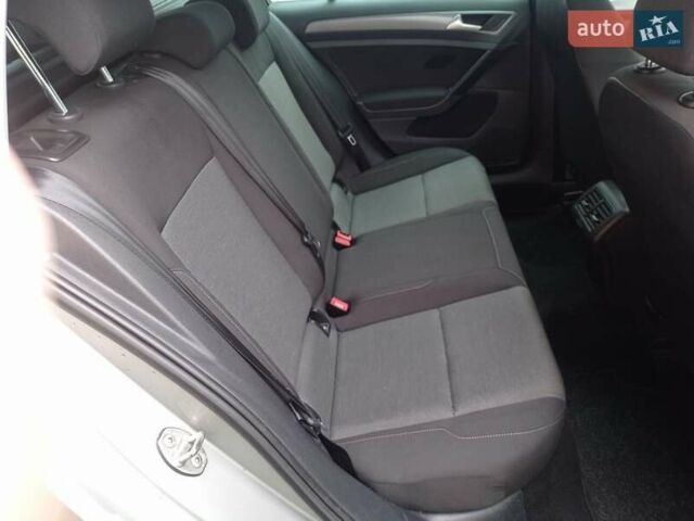 Серый Фольксваген Гольф, объемом двигателя 1.6 л и пробегом 247 тыс. км за 9400 $, фото 21 на Automoto.ua