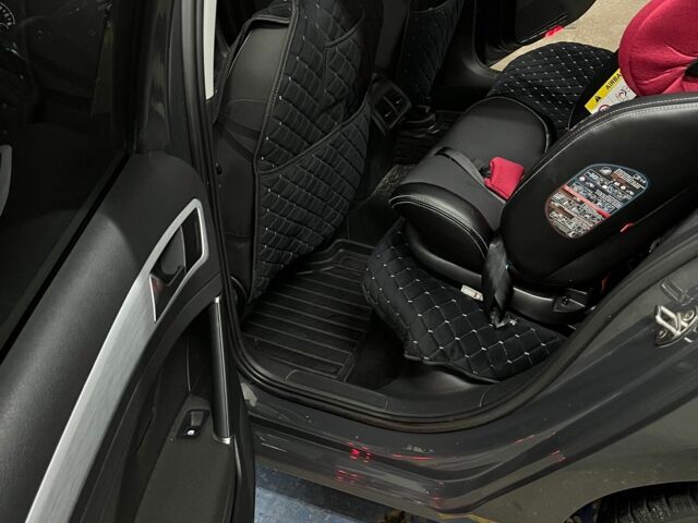 Сірий Фольксваген Гольф, об'ємом двигуна 1.6 л та пробігом 176 тис. км за 10700 $, фото 12 на Automoto.ua