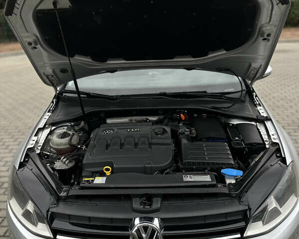 Серый Фольксваген Гольф, объемом двигателя 1.6 л и пробегом 300 тыс. км за 11800 $, фото 22 на Automoto.ua