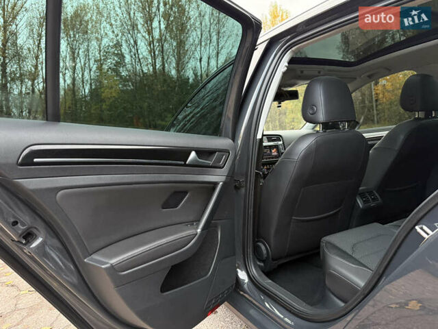 Серый Фольксваген Гольф, объемом двигателя 2 л и пробегом 289 тыс. км за 12350 $, фото 54 на Automoto.ua