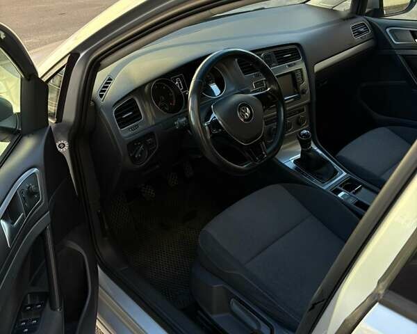 Сірий Фольксваген Гольф, об'ємом двигуна 1.6 л та пробігом 265 тис. км за 8850 $, фото 13 на Automoto.ua