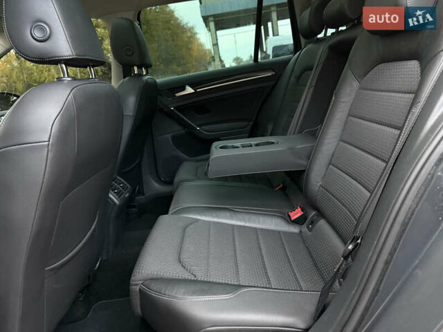 Серый Фольксваген Гольф, объемом двигателя 1.97 л и пробегом 288 тыс. км за 11899 $, фото 58 на Automoto.ua