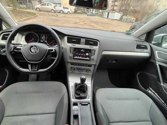 Серый Фольксваген Гольф, объемом двигателя 1.6 л и пробегом 277 тыс. км за 9999 $, фото 6 на Automoto.ua