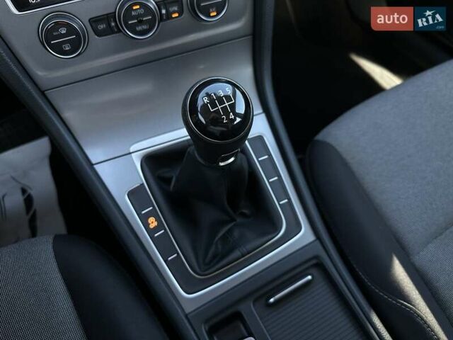 Сірий Фольксваген Гольф, об'ємом двигуна 1.6 л та пробігом 238 тис. км за 11800 $, фото 77 на Automoto.ua