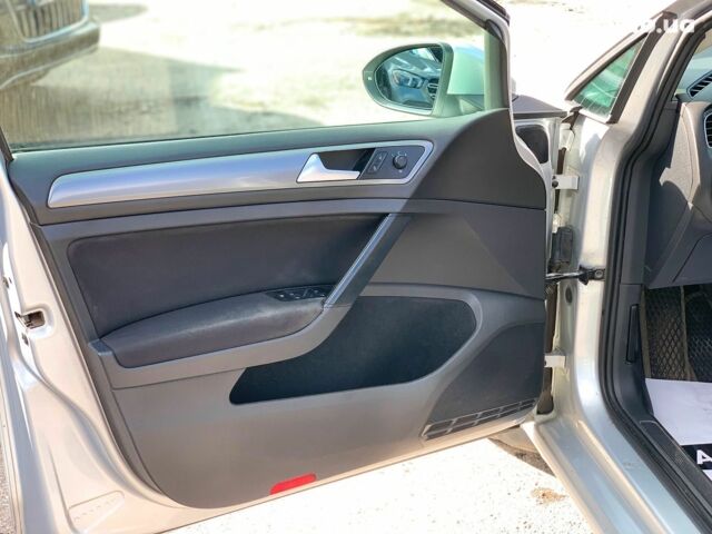 Серый Фольксваген Гольф, объемом двигателя 1.6 л и пробегом 207 тыс. км за 10290 $, фото 19 на Automoto.ua