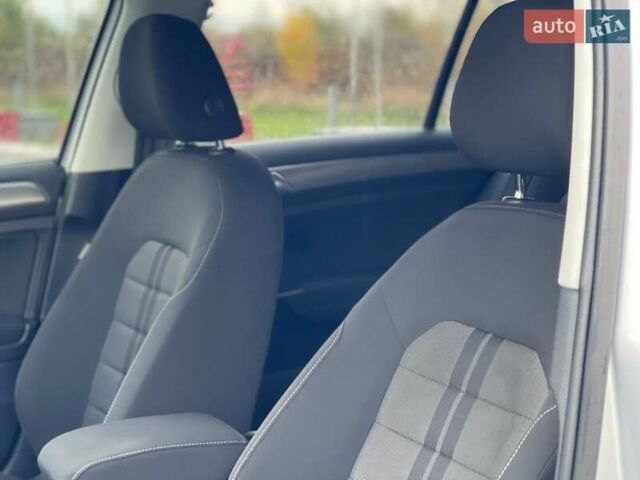 Серый Фольксваген Гольф, объемом двигателя 1.2 л и пробегом 140 тыс. км за 10490 $, фото 13 на Automoto.ua