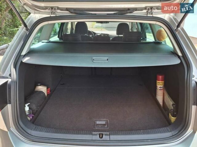 Серый Фольксваген Гольф, объемом двигателя 1.6 л и пробегом 250 тыс. км за 10600 $, фото 11 на Automoto.ua