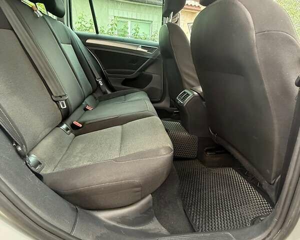 Сірий Фольксваген Гольф, об'ємом двигуна 1.6 л та пробігом 370 тис. км за 10400 $, фото 20 на Automoto.ua