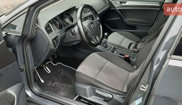 Серый Фольксваген Гольф, объемом двигателя 1.6 л и пробегом 224 тыс. км за 8900 $, фото 15 на Automoto.ua