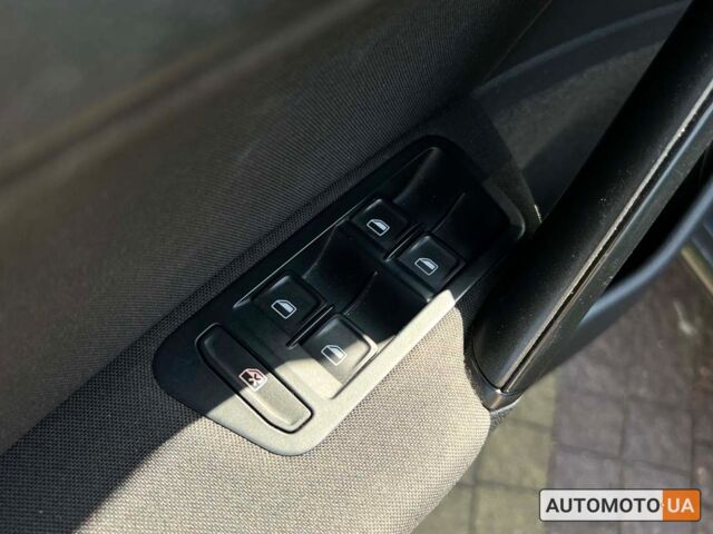 Серый Фольксваген Гольф, объемом двигателя 1.6 л и пробегом 200 тыс. км за 10100 $, фото 15 на Automoto.ua