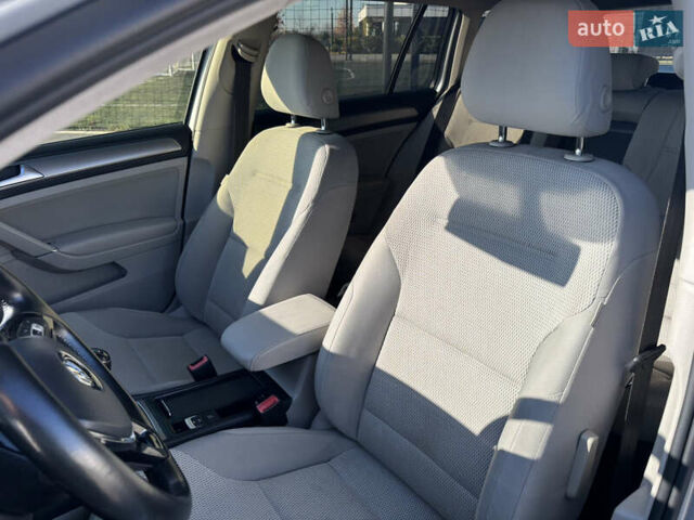 Сірий Фольксваген Гольф, об'ємом двигуна 1.6 л та пробігом 196 тис. км за 10750 $, фото 12 на Automoto.ua