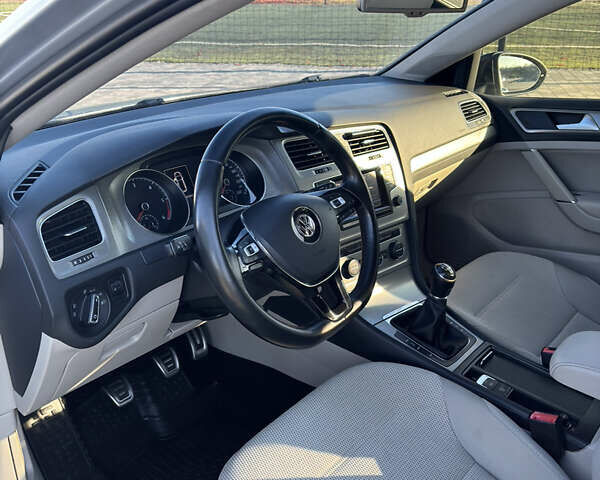 Сірий Фольксваген Гольф, об'ємом двигуна 1.6 л та пробігом 196 тис. км за 10750 $, фото 9 на Automoto.ua