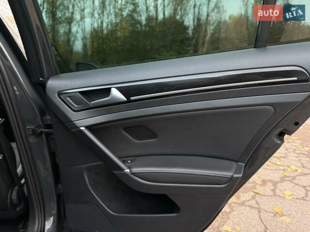 Серый Фольксваген Гольф, объемом двигателя 2 л и пробегом 289 тыс. км за 12350 $, фото 50 на Automoto.ua