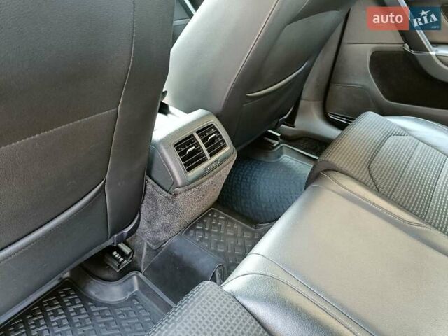 Серый Фольксваген Гольф, объемом двигателя 1.6 л и пробегом 240 тыс. км за 11600 $, фото 28 на Automoto.ua