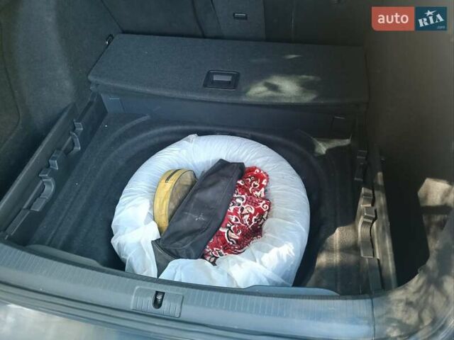 Сірий Фольксваген Гольф, об'ємом двигуна 1.6 л та пробігом 262 тис. км за 10500 $, фото 10 на Automoto.ua