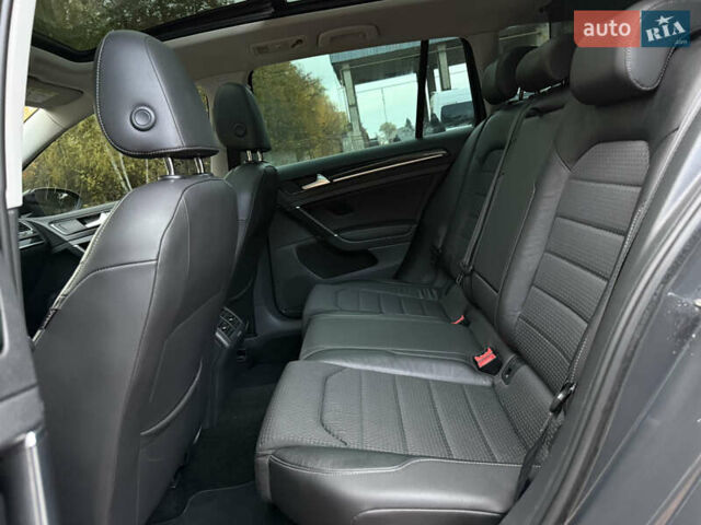 Серый Фольксваген Гольф, объемом двигателя 2 л и пробегом 289 тыс. км за 12350 $, фото 57 на Automoto.ua