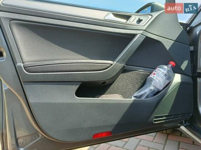 Серый Фольксваген Гольф, объемом двигателя 1.6 л и пробегом 240 тыс. км за 11600 $, фото 20 на Automoto.ua