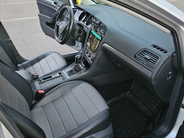 Сірий Фольксваген Гольф, об'ємом двигуна 1.6 л та пробігом 188 тис. км за 10800 $, фото 7 на Automoto.ua