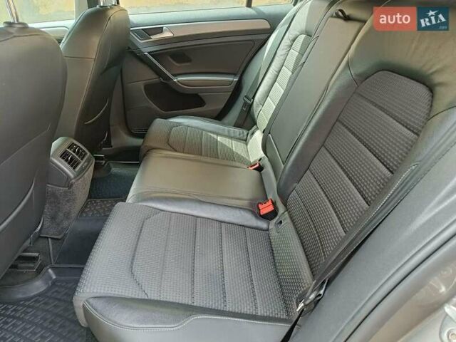 Серый Фольксваген Гольф, объемом двигателя 1.6 л и пробегом 240 тыс. км за 11600 $, фото 26 на Automoto.ua