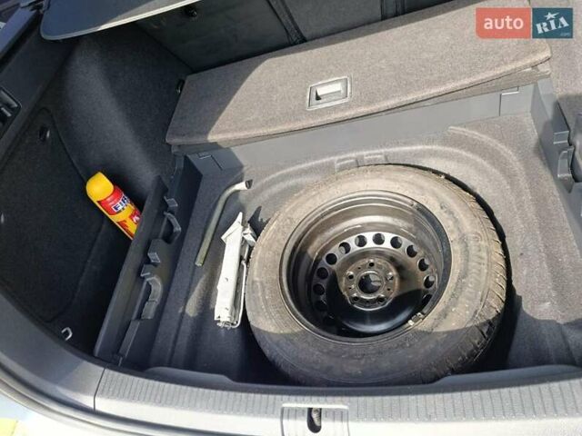 Серый Фольксваген Гольф, объемом двигателя 1.6 л и пробегом 262 тыс. км за 11000 $, фото 31 на Automoto.ua