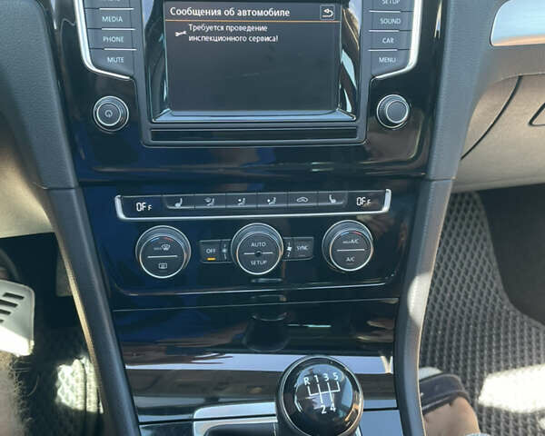 Серый Фольксваген Гольф, объемом двигателя 1.6 л и пробегом 150 тыс. км за 13999 $, фото 14 на Automoto.ua