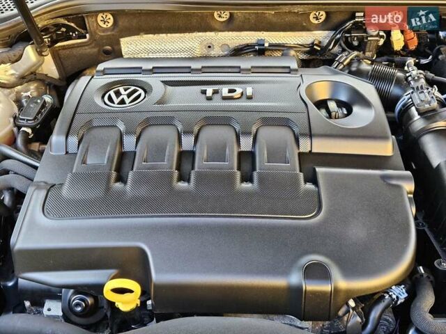 Серый Фольксваген Гольф, объемом двигателя 1.6 л и пробегом 262 тыс. км за 8800 $, фото 68 на Automoto.ua