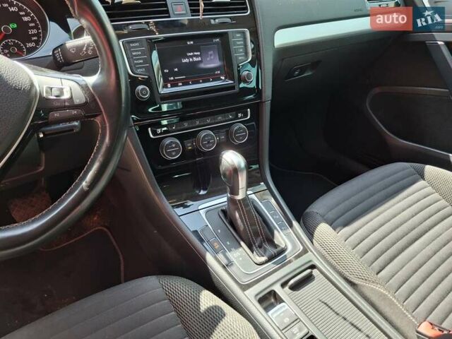 Серый Фольксваген Гольф, объемом двигателя 1.6 л и пробегом 250 тыс. км за 10600 $, фото 15 на Automoto.ua