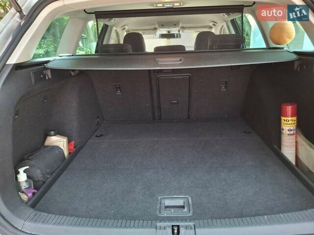 Серый Фольксваген Гольф, объемом двигателя 1.6 л и пробегом 250 тыс. км за 10600 $, фото 12 на Automoto.ua