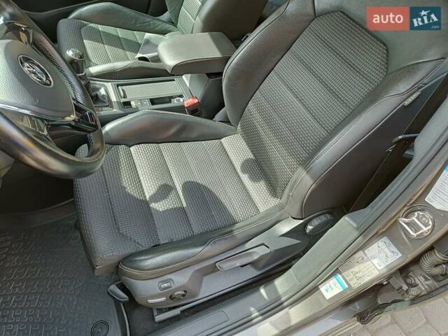 Серый Фольксваген Гольф, объемом двигателя 1.6 л и пробегом 240 тыс. км за 11600 $, фото 22 на Automoto.ua