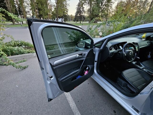 Сірий Фольксваген Гольф, об'ємом двигуна 1.6 л та пробігом 188 тис. км за 10800 $, фото 2 на Automoto.ua