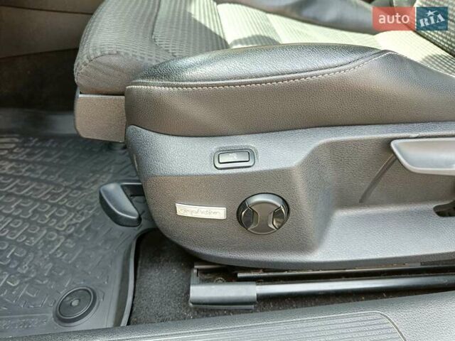 Серый Фольксваген Гольф, объемом двигателя 1.6 л и пробегом 240 тыс. км за 11600 $, фото 23 на Automoto.ua