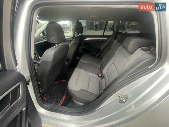 Серый Фольксваген Гольф, объемом двигателя 1.6 л и пробегом 274 тыс. км за 9650 $, фото 49 на Automoto.ua