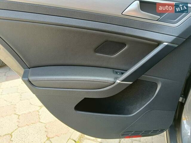 Серый Фольксваген Гольф, объемом двигателя 1.6 л и пробегом 240 тыс. км за 11600 $, фото 24 на Automoto.ua