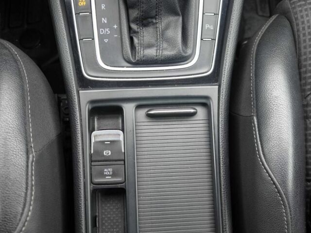 Серый Фольксваген Гольф, объемом двигателя 2 л и пробегом 265 тыс. км за 11500 $, фото 13 на Automoto.ua