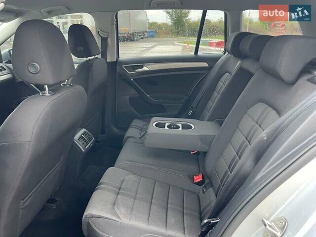 Серый Фольксваген Гольф, объемом двигателя 1.2 л и пробегом 140 тыс. км за 10490 $, фото 19 на Automoto.ua