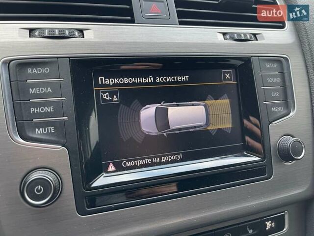 Серый Фольксваген Гольф, объемом двигателя 1.2 л и пробегом 140 тыс. км за 10490 $, фото 25 на Automoto.ua